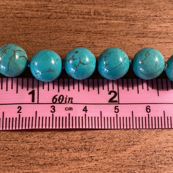 Turquoise bead knotted necklace. - Picture 15 of 16